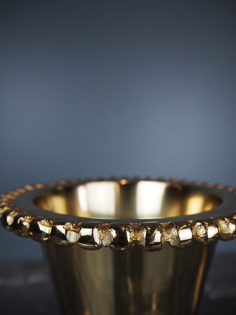 Marion tulip vase gold - Image 3