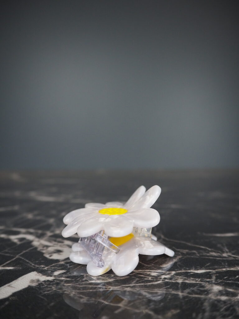 Daisies hairclip - Image 3