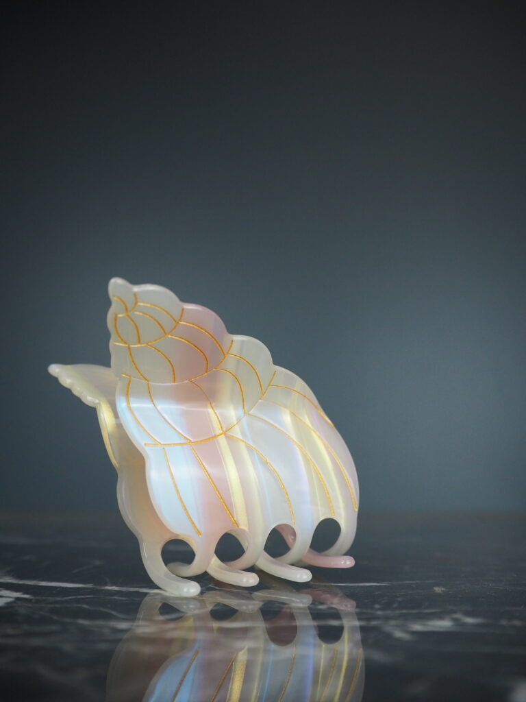 Shell hairclip - Image 2