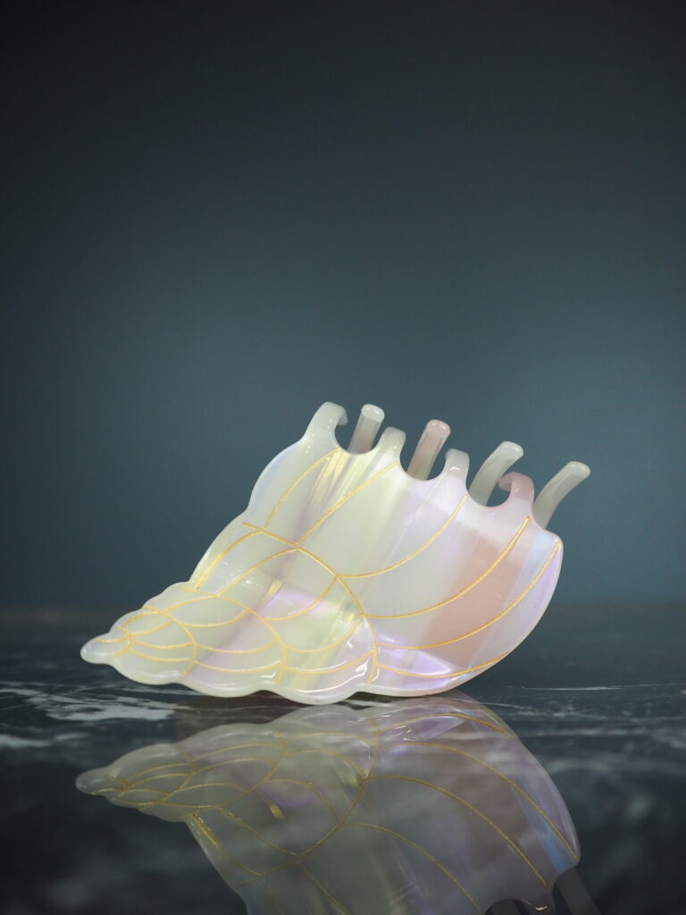 Shell hairclip - Image 3