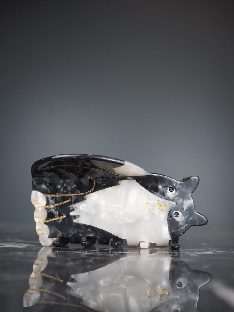 Black cat  hairclip - Image 2