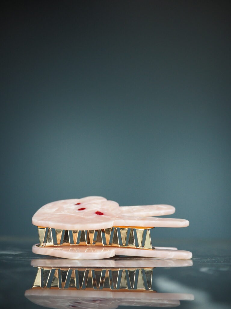 Hand  hairclip - Image 2