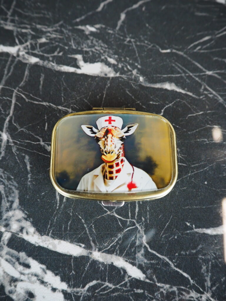 Nurse pill box  3 ass - Image 8