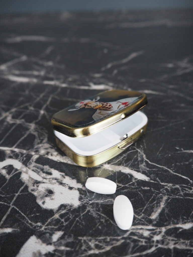 Nurse pill box  3 ass - Image 10