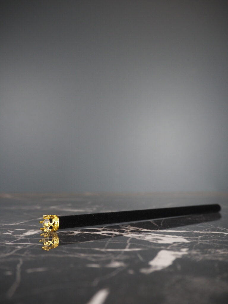 King crown velvet pencil - Image 3