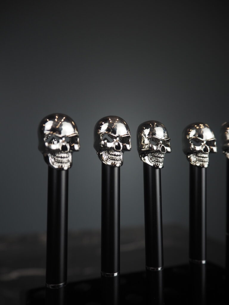 Silver scull ball pen - Image 3