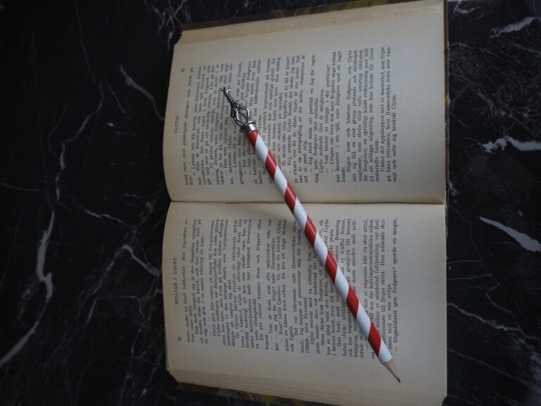 Silver giraffe pencil - Image 6
