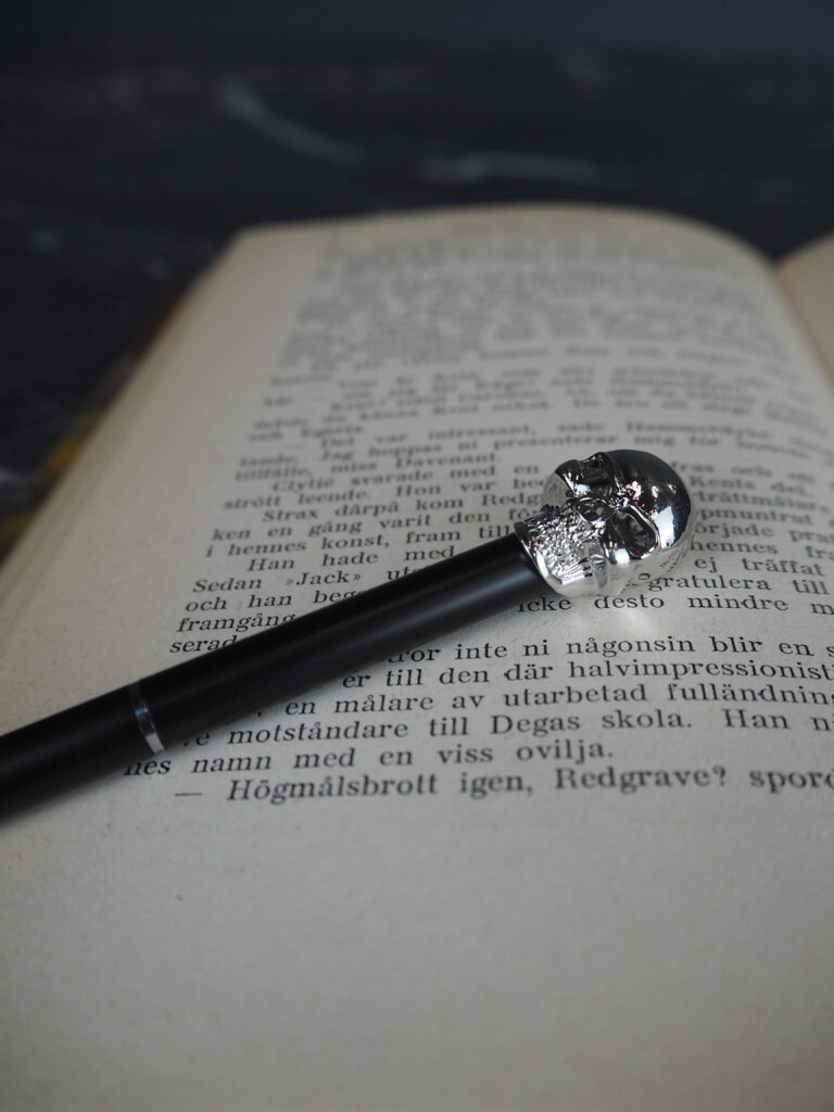 Silver scull ball pen - Image 5