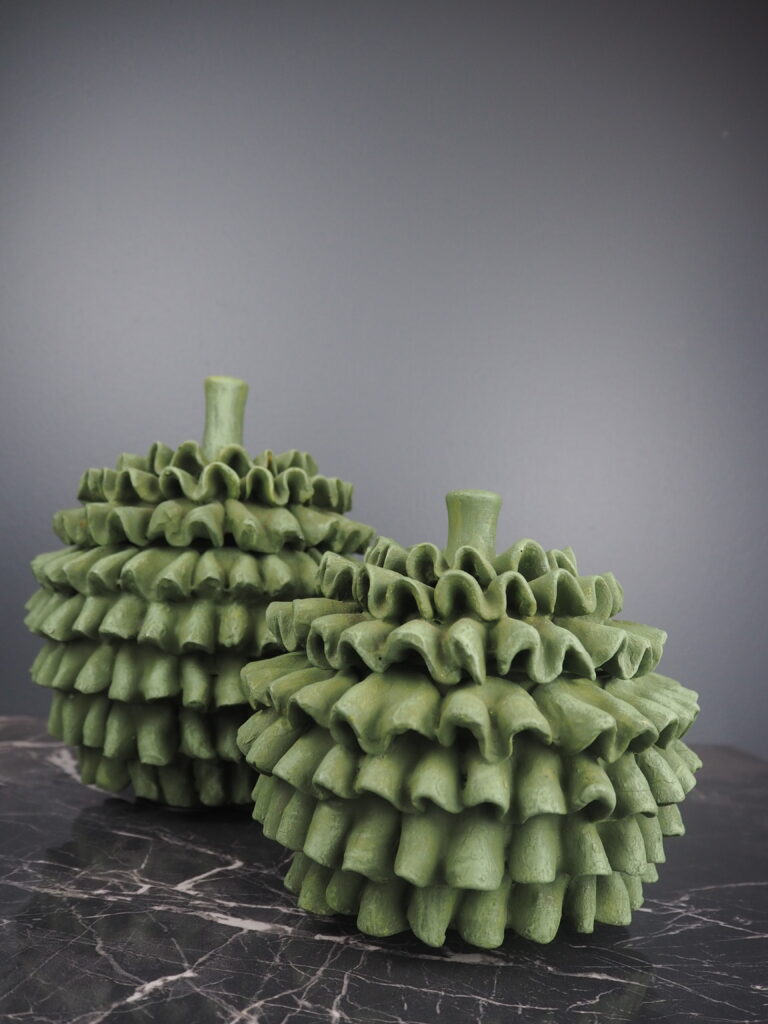 Round pinecone Jar green S - Image 3