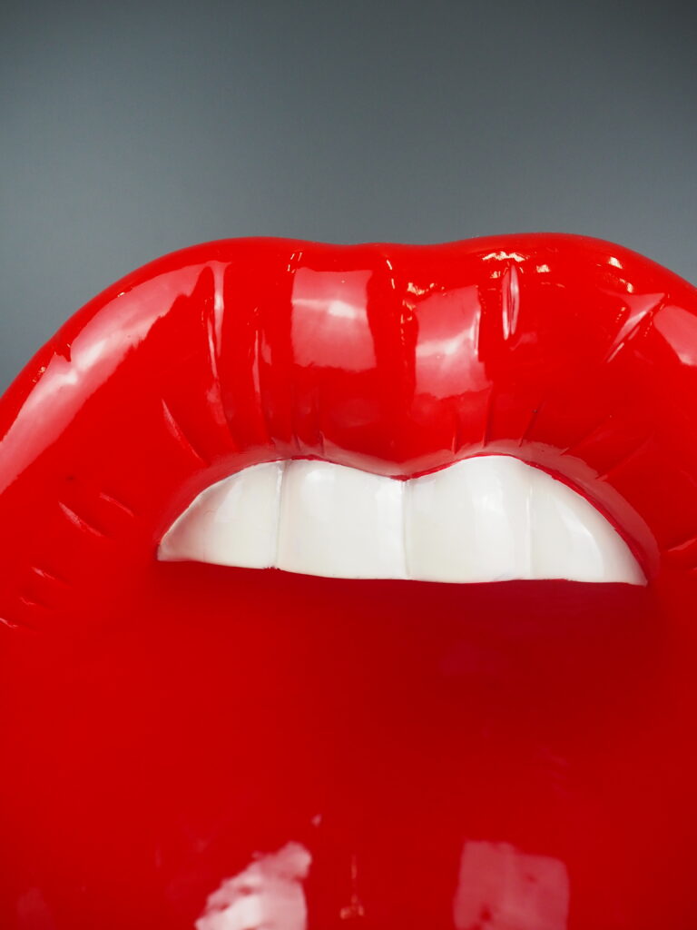Lip container - Image 2