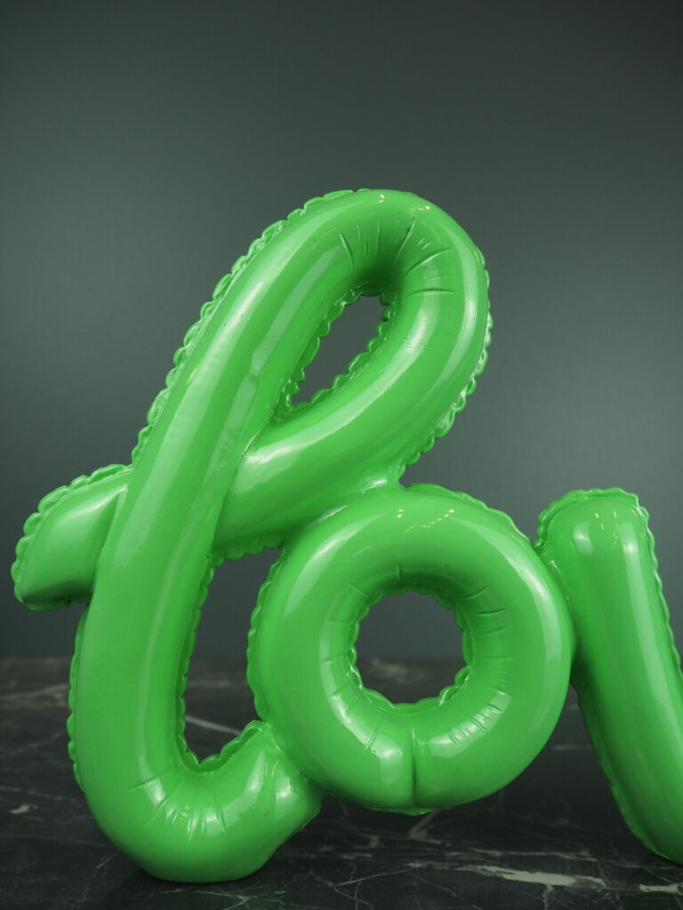 13"green "LOVE" letter - Image 2