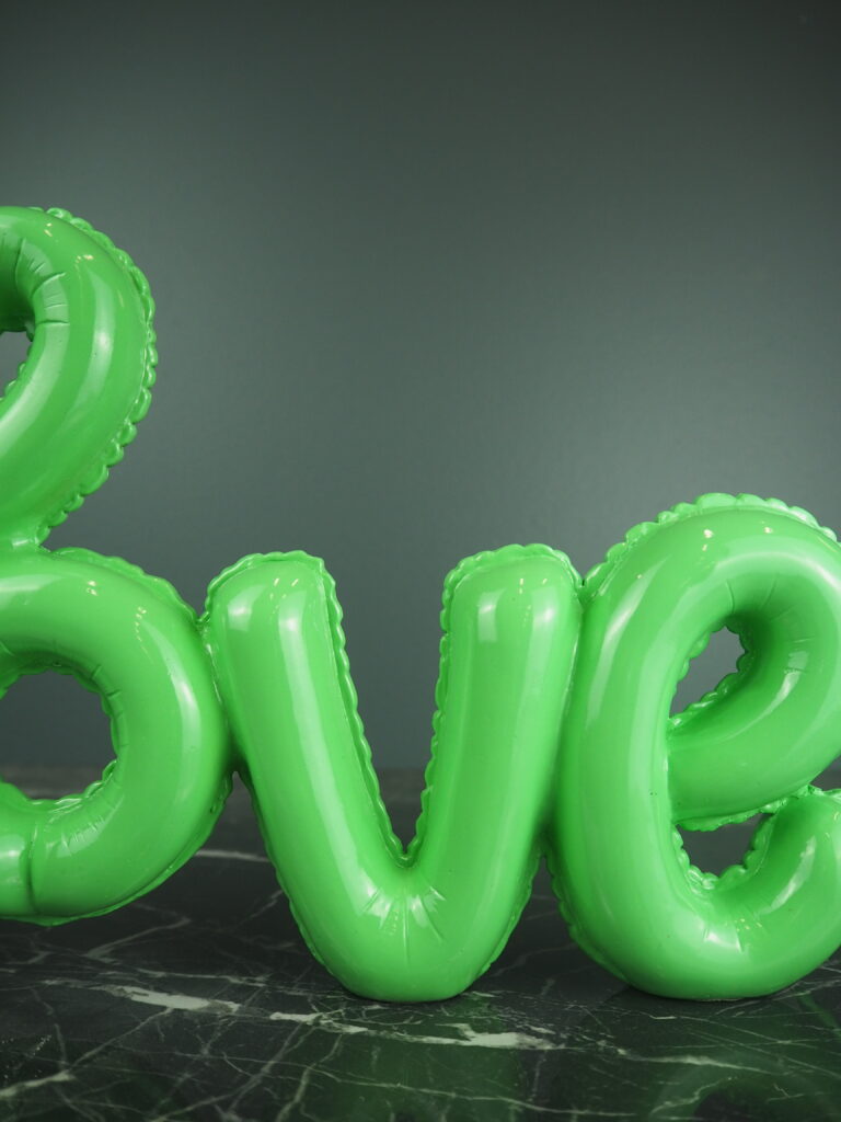 13"green "LOVE" letter - Image 3