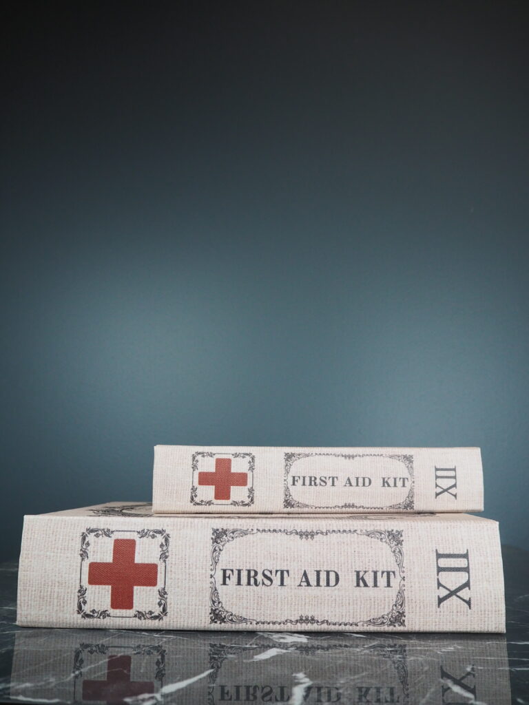 Pharmacy book box S/2