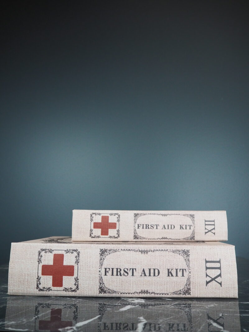 Pharmacy book box S/2