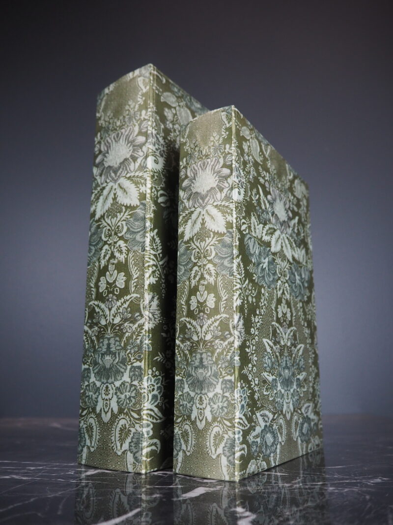 Flora green book box S/2