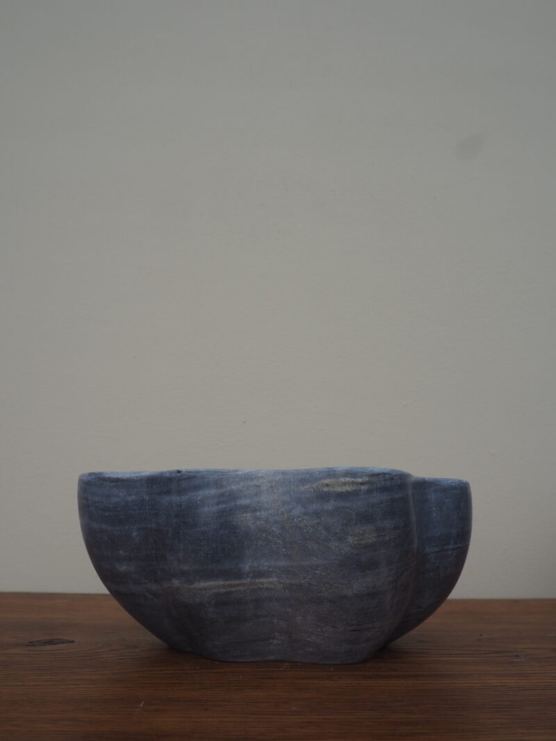 Irregular bowl 20 cm marble black/grey