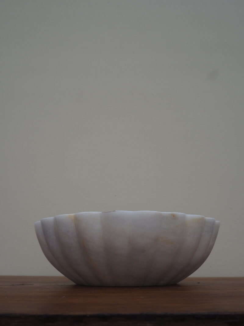 Marble fluted bowl 20 cm white
