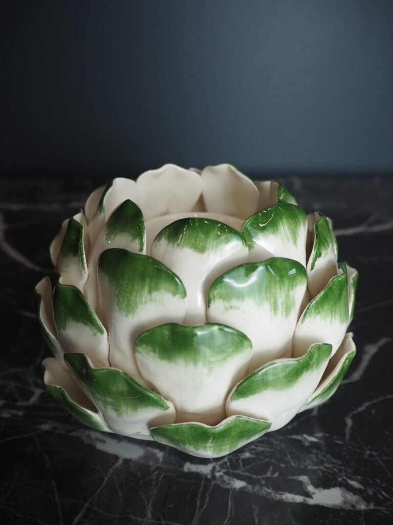 Verona pine cone CH - Image 3