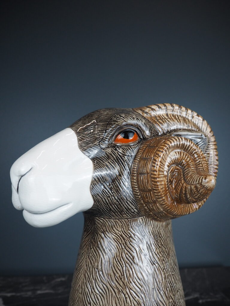 The Gilmore goat vase - Image 2
