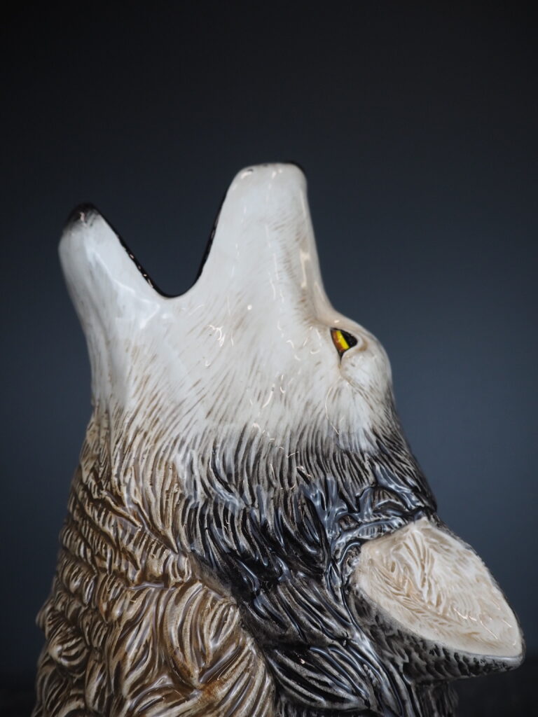 Wolfgang wolf vase - Image 2