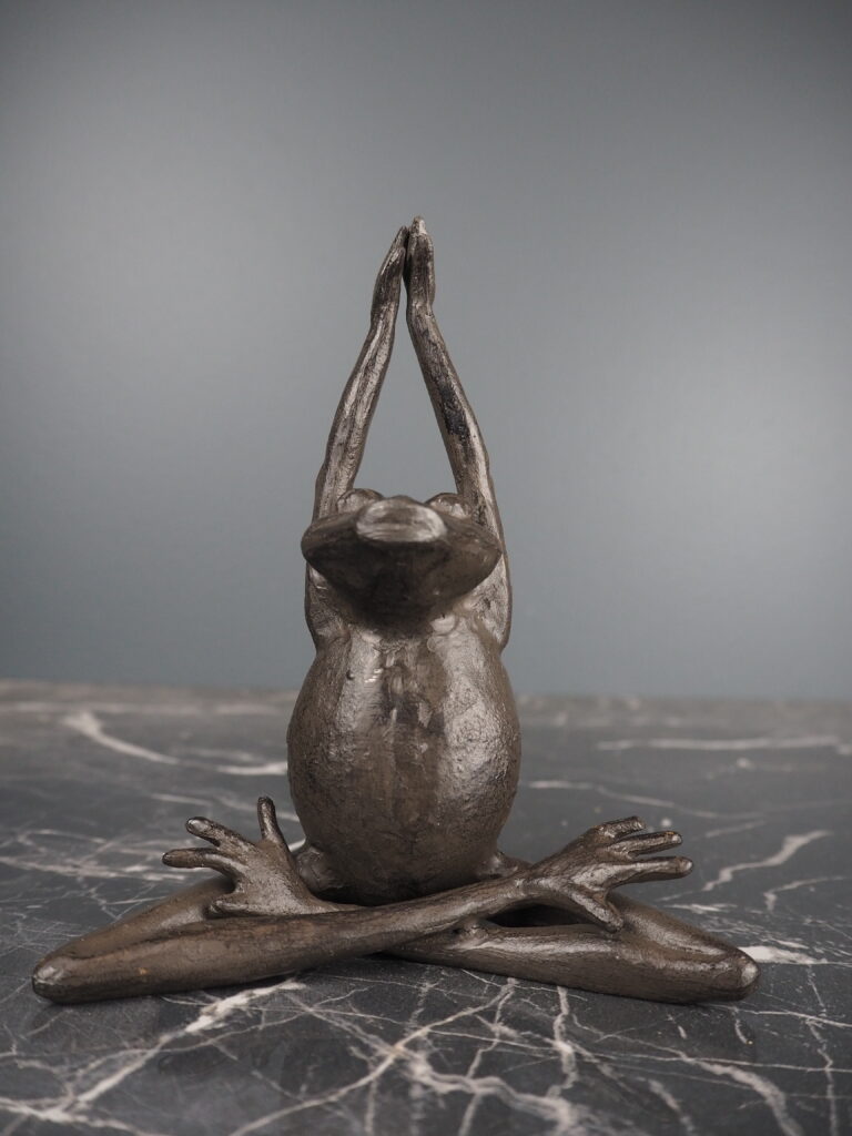Fanny yoga frog