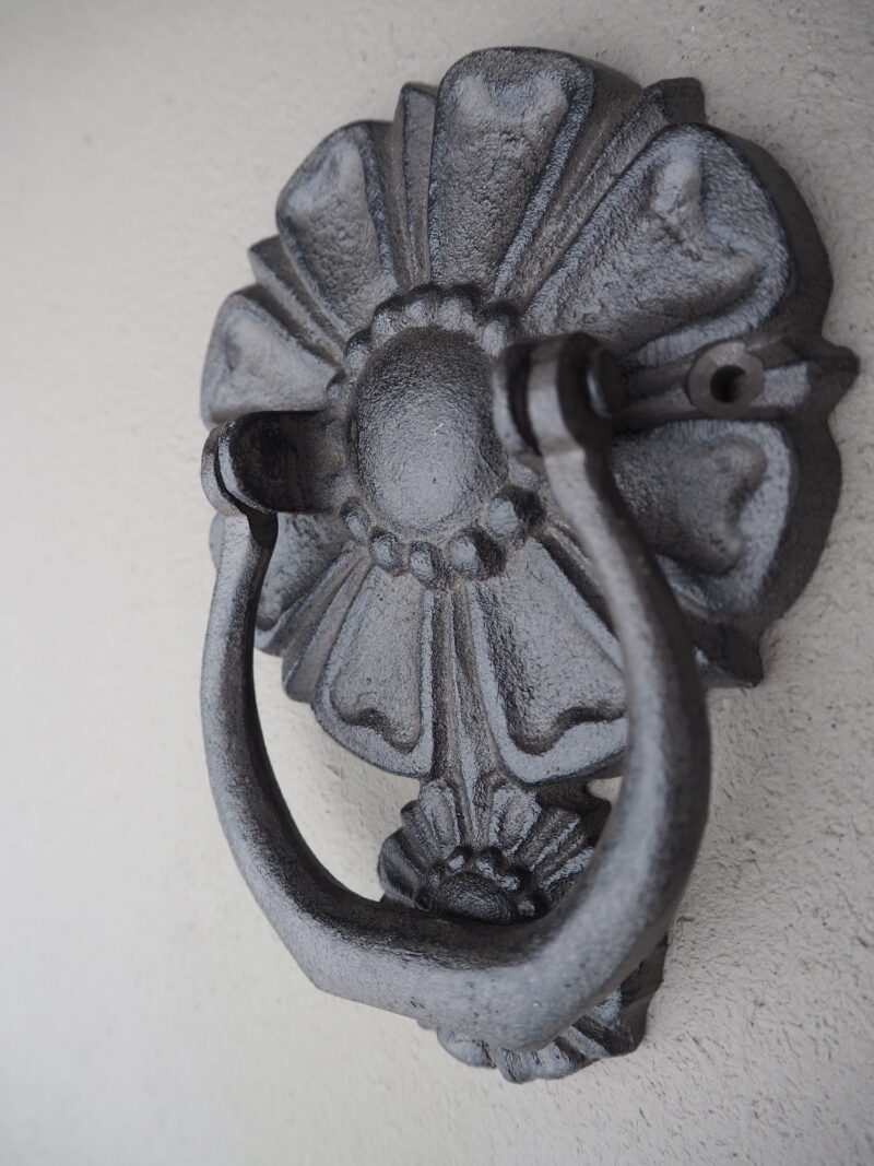 Flora knocker