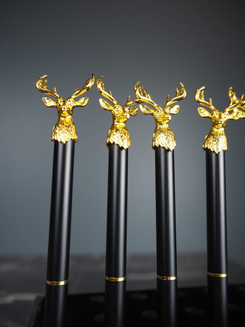 Golden moose ball pen