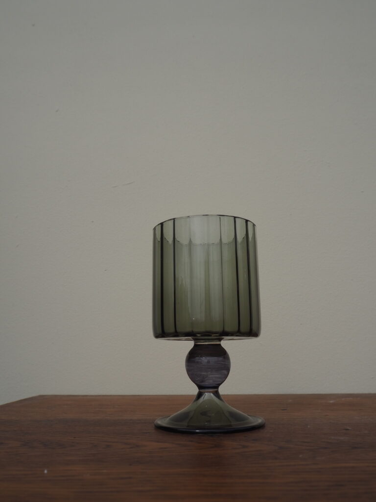 Sway wine glass green/smoke