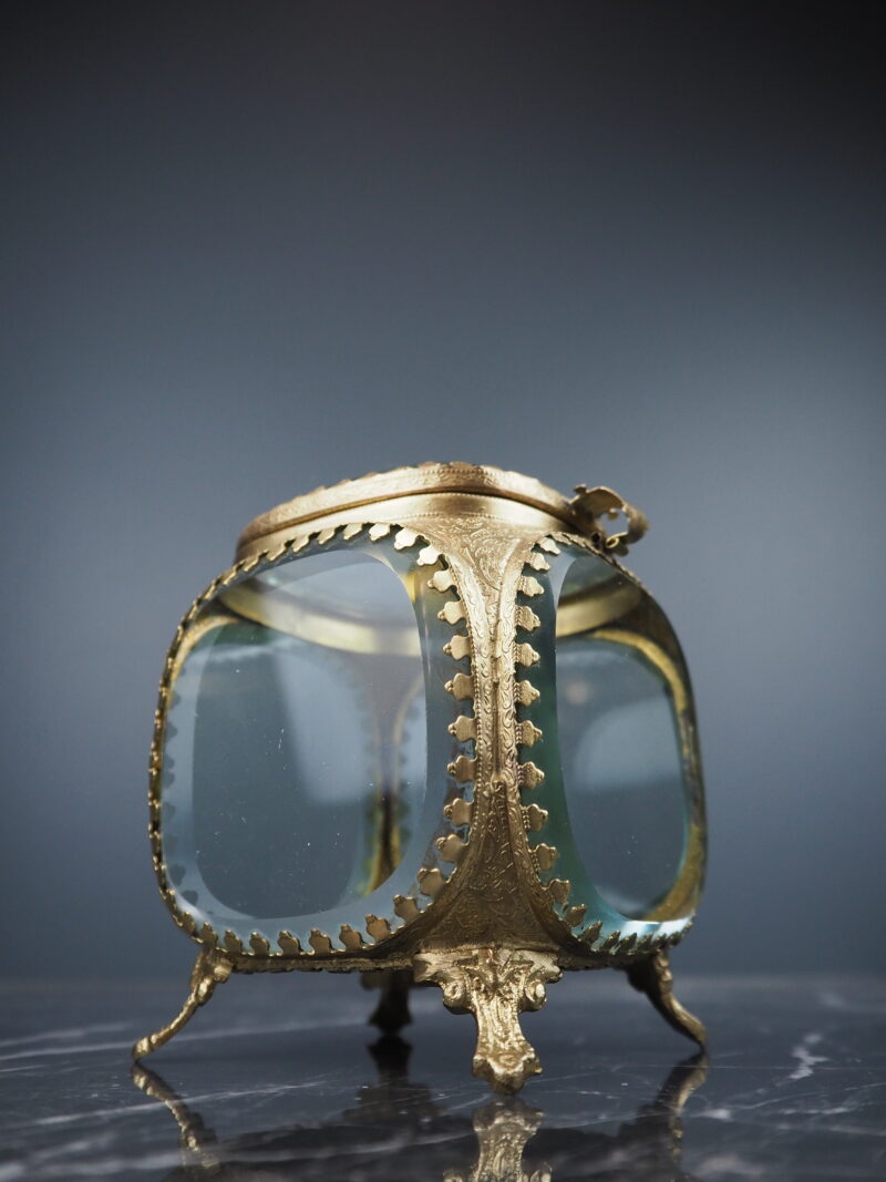 Jewelry box
