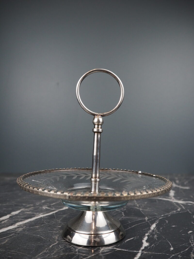 Cake stand