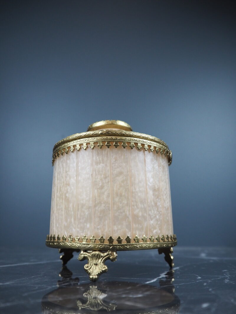 Box with lid