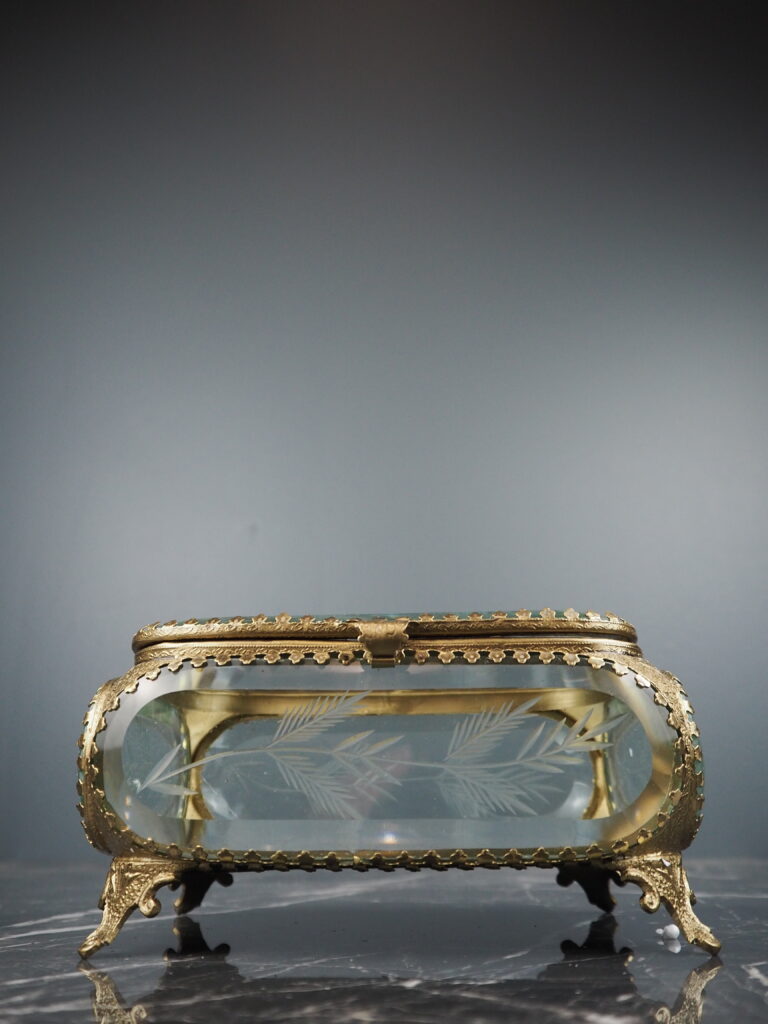 Jewelry box