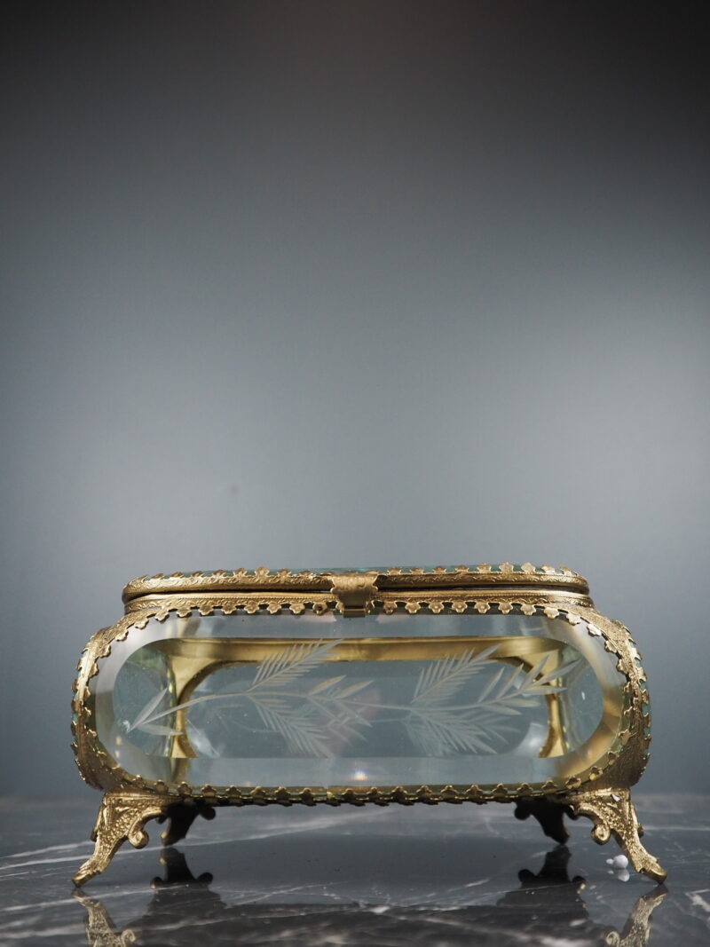 Jewelry box