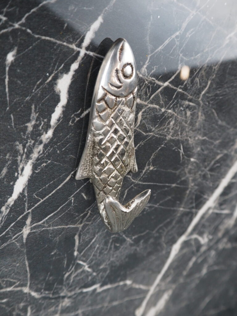 Hook fish