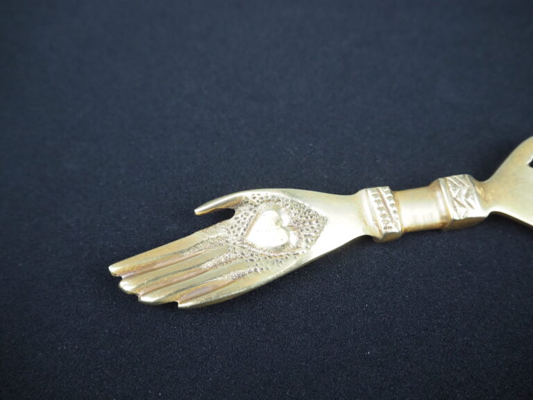 Brass hand bottle opener - Image 3