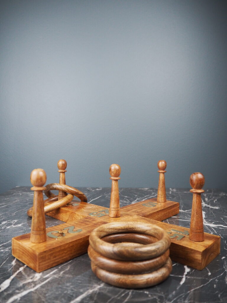 Wooden hoopla game - Image 2