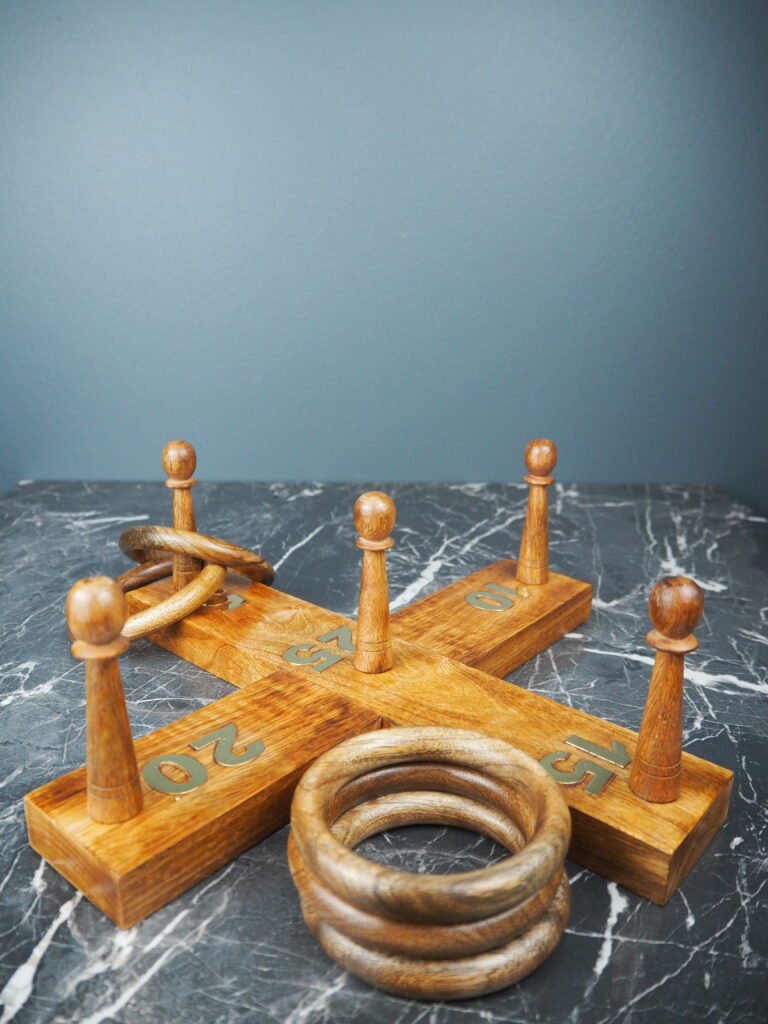 Wooden hoopla game - Image 3