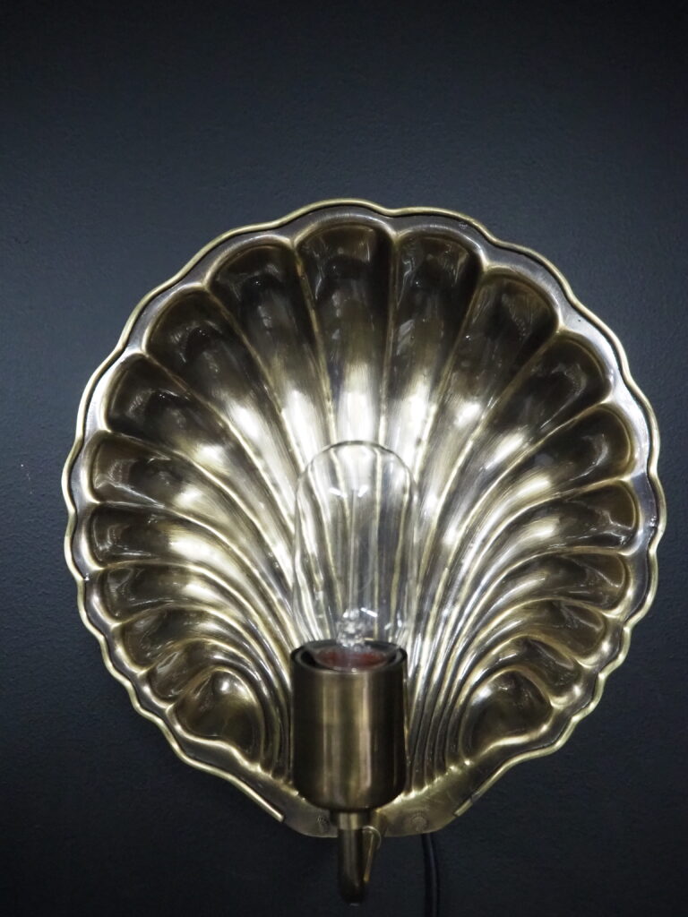 Salona Brass Seashell Wall Light Ant Brass - Image 4