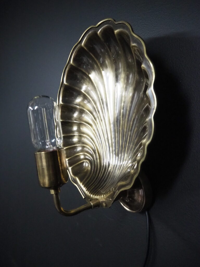 Salona Brass Seashell Wall Light Ant Brass - Image 6
