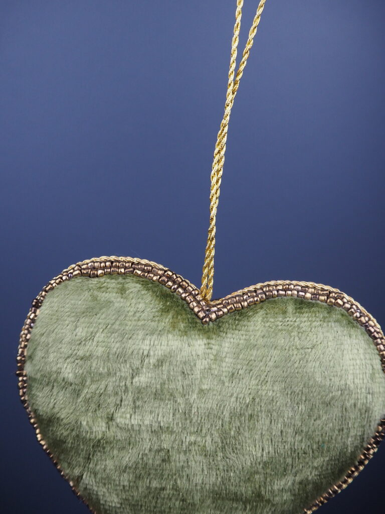 Heart olive green/golden - Image 2