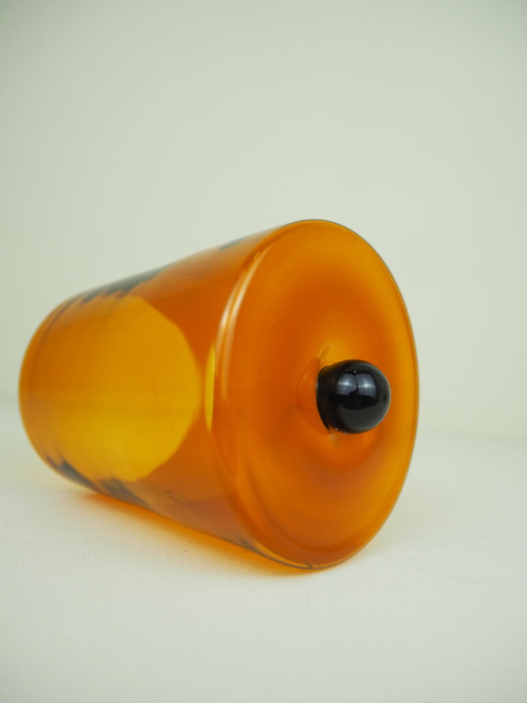 Glass on the edge - Image 2