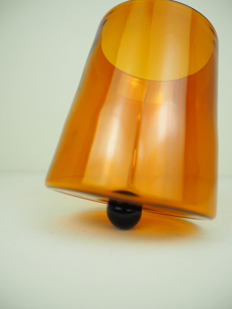 Glass on the edge - Image 3