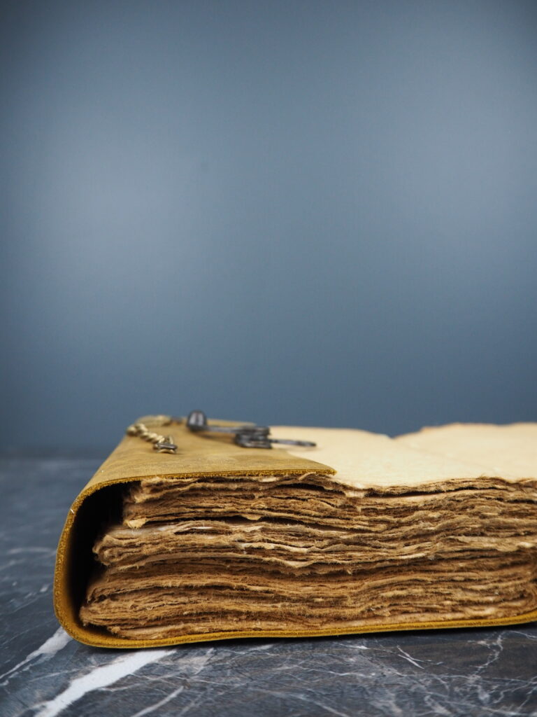 Vintage leather journal w lock & accessories - Image 3