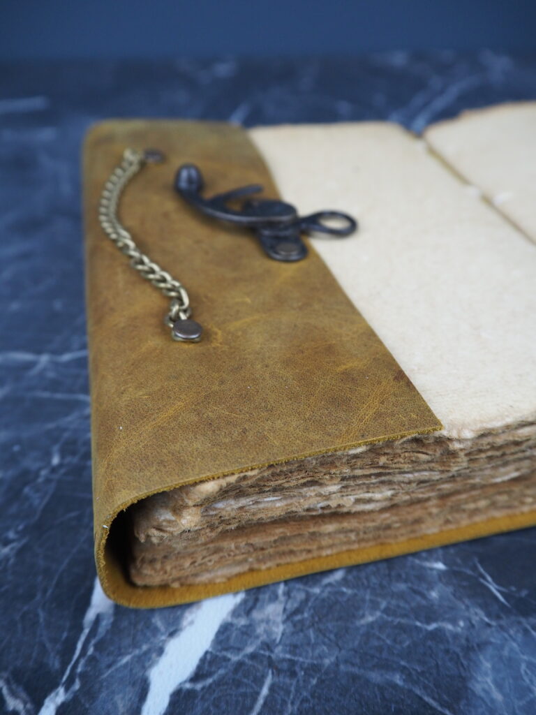 Vintage leather journal w lock & accessories - Image 4