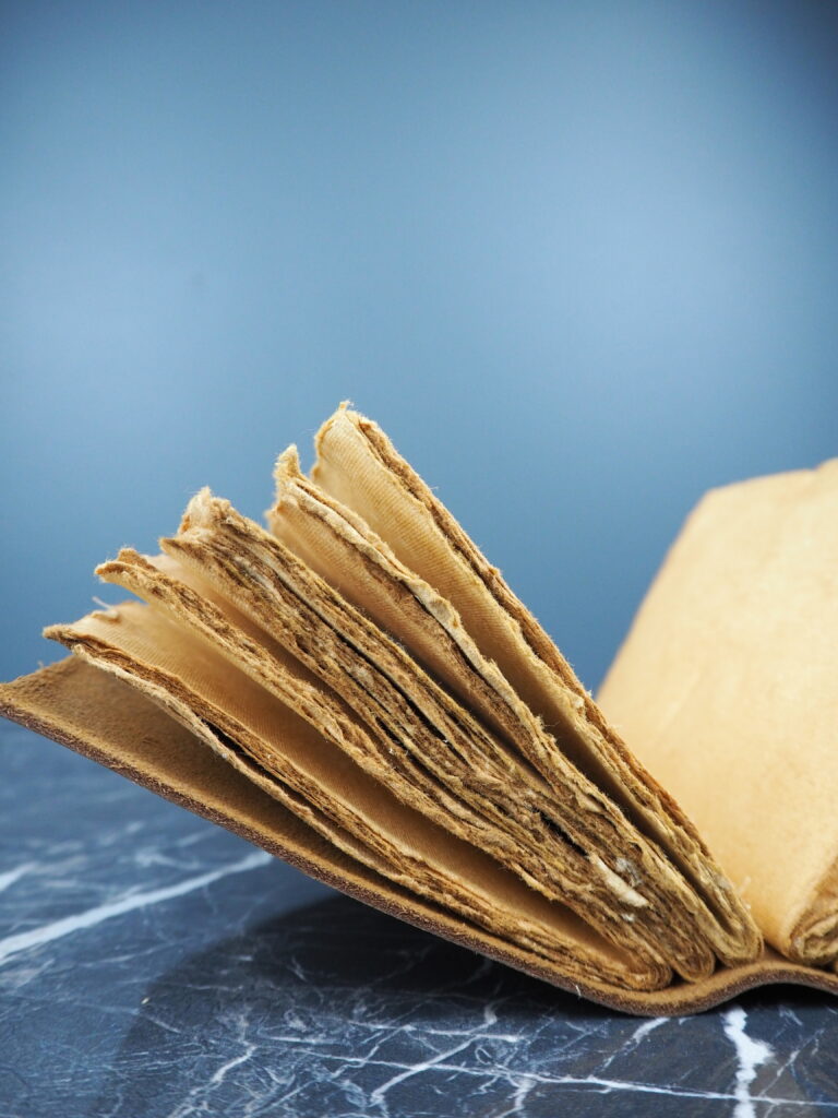 Vintage leather journal w lock & accessories - Image 5