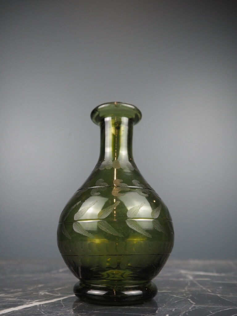 Galadria Glass small vase - Image 2