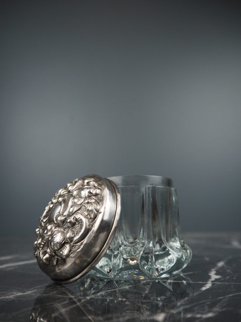 Jar with lid - Image 3