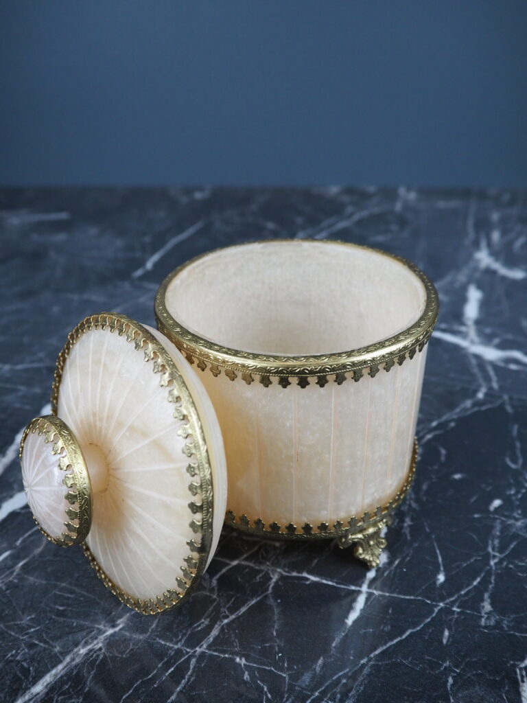 Box with lid - Image 4