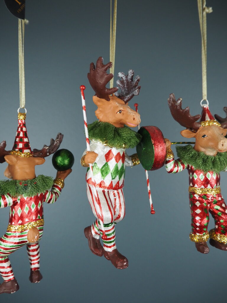 Circus moose in diamond design orn - Image 2