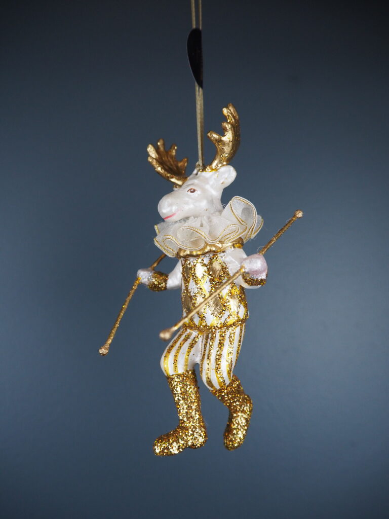 Circus moose in white gold orn - Image 2